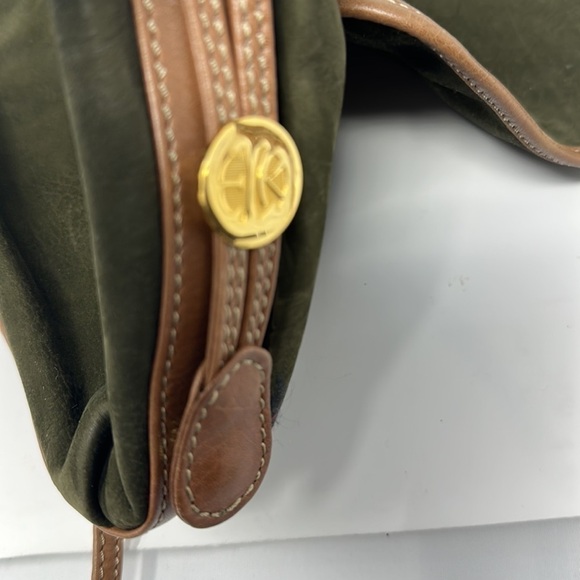 Enrique Loewe Knappe Vintage Forest Green Suede Crossbody Purse - Picture 9 of 13